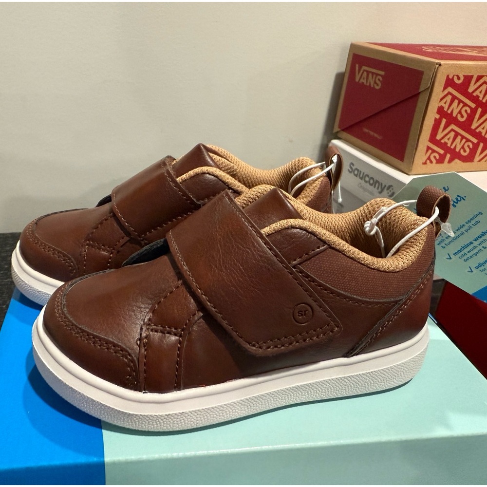 NWT Stride Rite Brown Cole Dress Shoe Sneakers